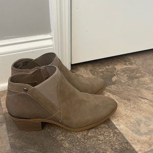 Simply Vera boots